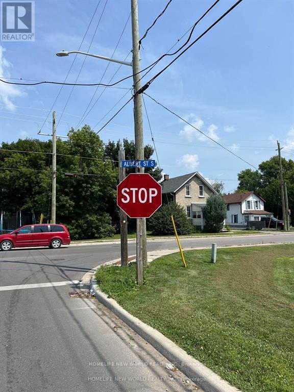 65 Albert Street S, Kawartha Lakes (Lindsay), Ontario  K9V 3H2 - Photo 14 - X12442052