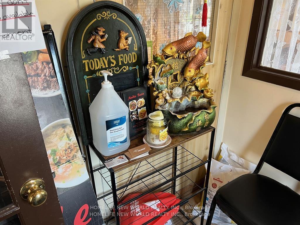 65 Albert Street S, Kawartha Lakes (Lindsay), Ontario  K9V 3H2 - Photo 16 - X12442052