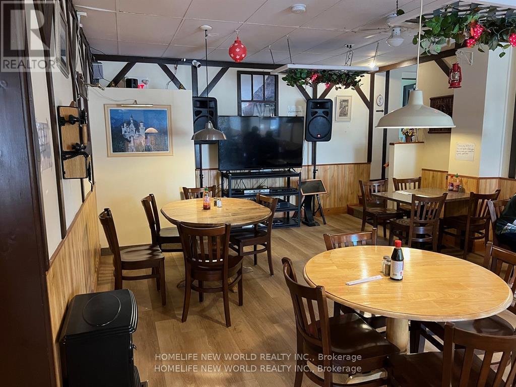 65 Albert Street S, Kawartha Lakes (Lindsay), Ontario  K9V 3H2 - Photo 18 - X12442052