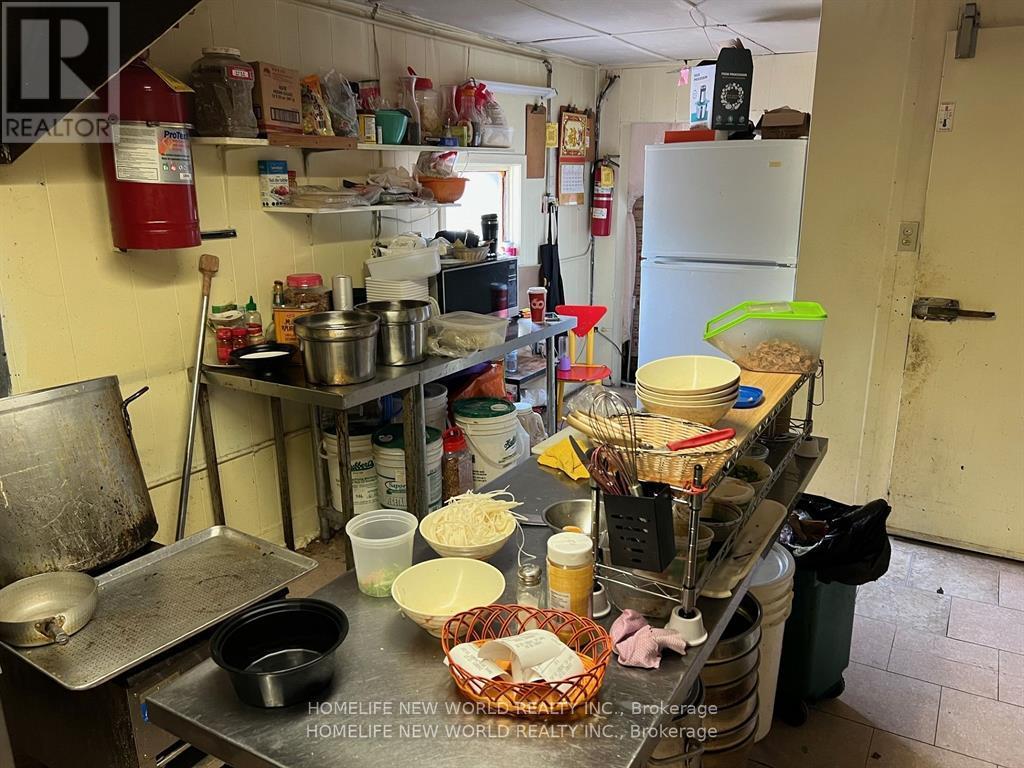 65 Albert Street S, Kawartha Lakes (Lindsay), Ontario  K9V 3H2 - Photo 23 - X12442052