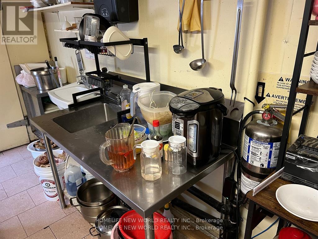 65 Albert Street S, Kawartha Lakes (Lindsay), Ontario  K9V 3H2 - Photo 24 - X12442052