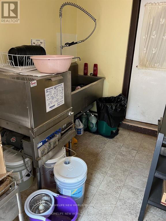 65 Albert Street S, Kawartha Lakes (Lindsay), Ontario  K9V 3H2 - Photo 29 - X12442052