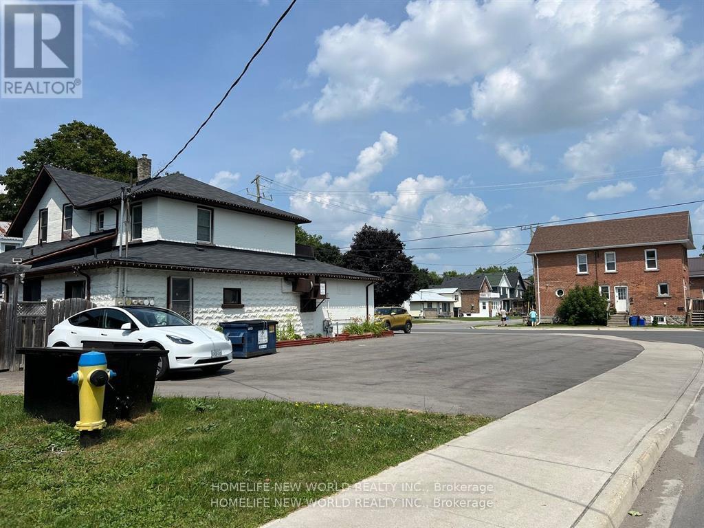 65 Albert Street S, Kawartha Lakes (Lindsay), Ontario  K9V 3H2 - Photo 6 - X12442052