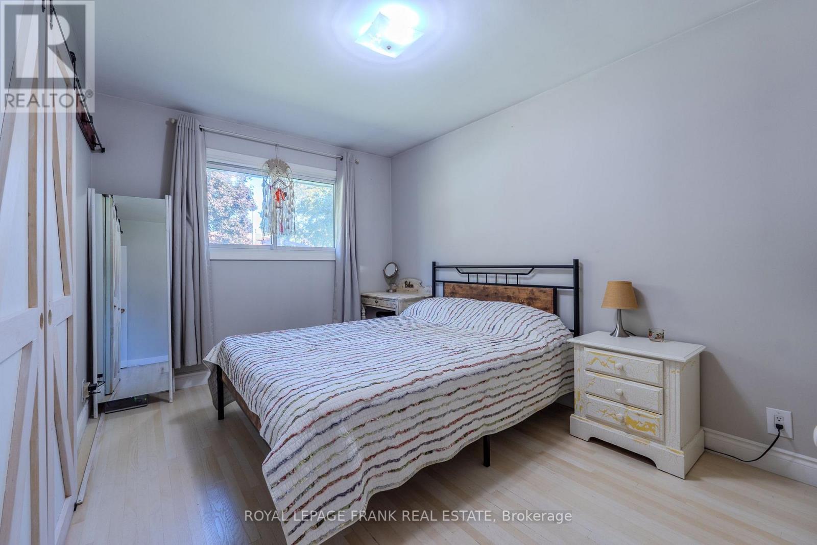 32 Melbourne Street E, Kawartha Lakes (Lindsay), Ontario  K9V 1X7 - Photo 16 - X12442244