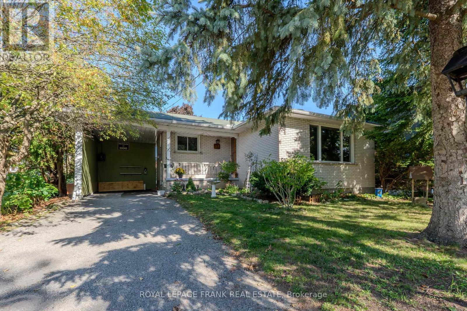32 Melbourne Street E, Kawartha Lakes (Lindsay), Ontario  K9V 1X7 - Photo 39 - X12442244