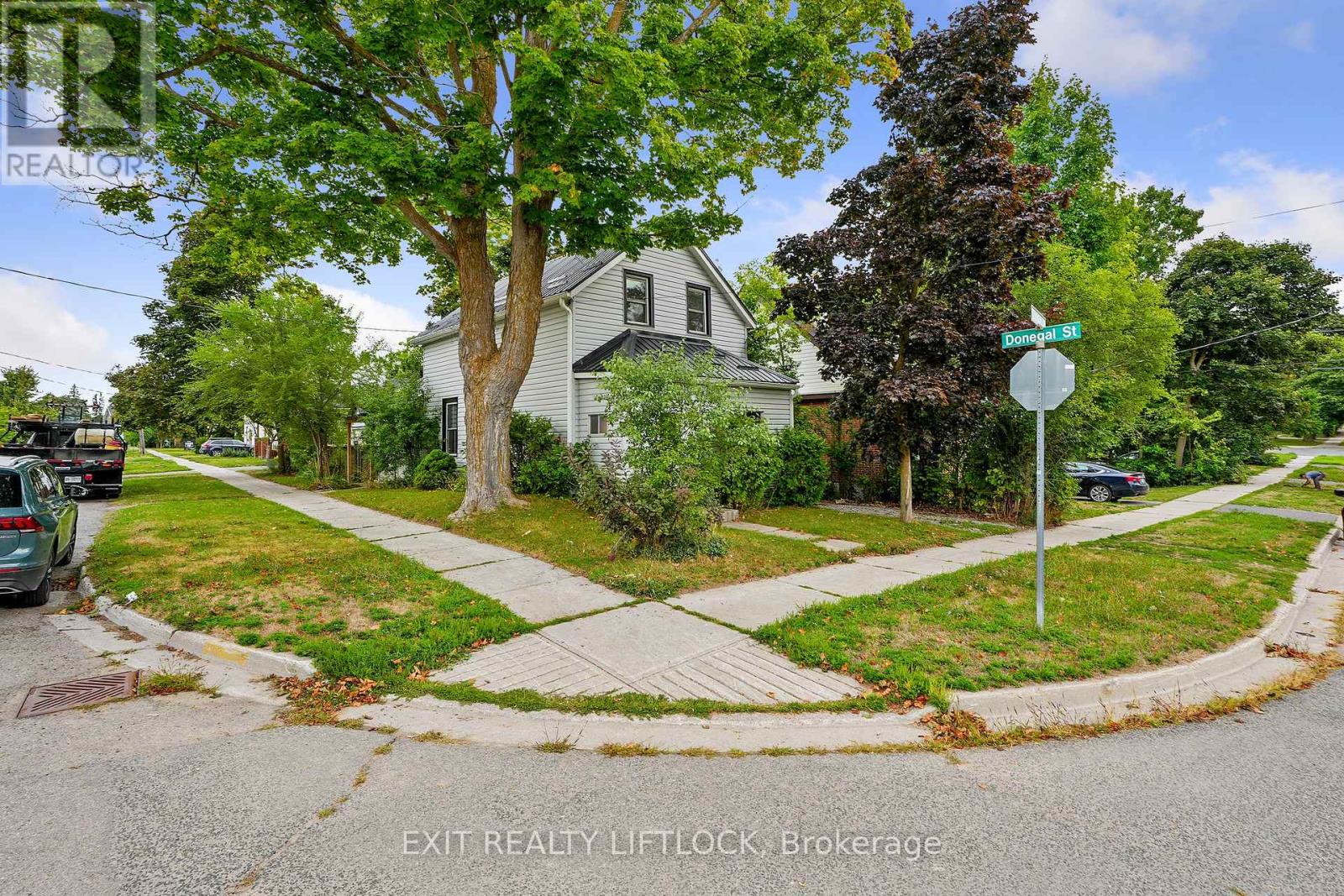 378 London Street, Peterborough Central (North), Ontario  K9H 2Z8 - Photo 1 - X12442245