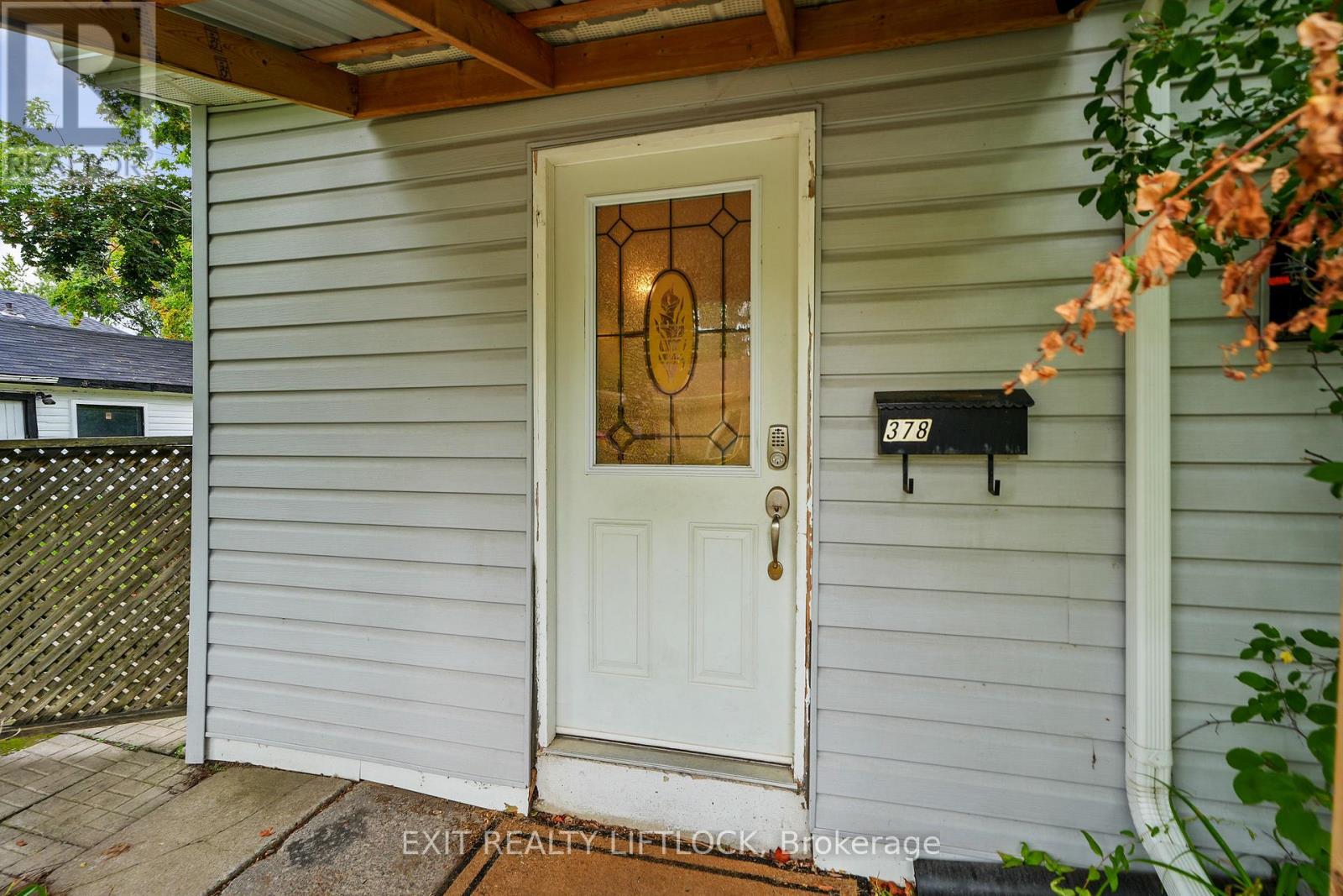 378 London Street, Peterborough Central (North), Ontario  K9H 2Z8 - Photo 2 - X12442245