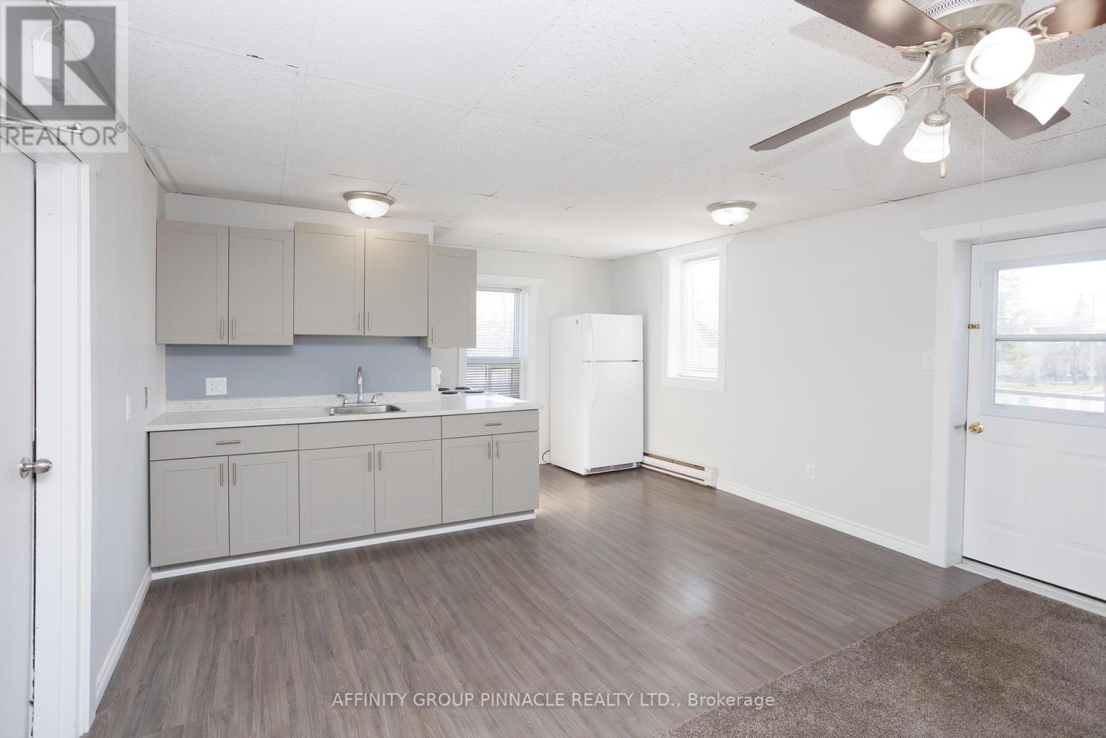16 St David Street, Kawartha Lakes (Lindsay), Ontario  K9V 1N1 - Photo 10 - X12442495