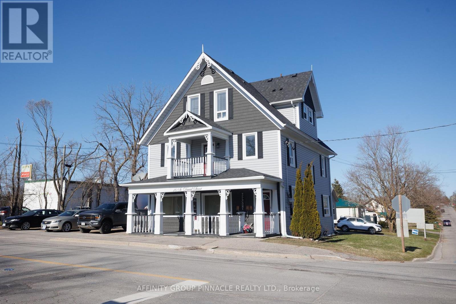 16 St David Street, Kawartha Lakes (Lindsay), Ontario  K9V 1N1 - Photo 2 - X12442495