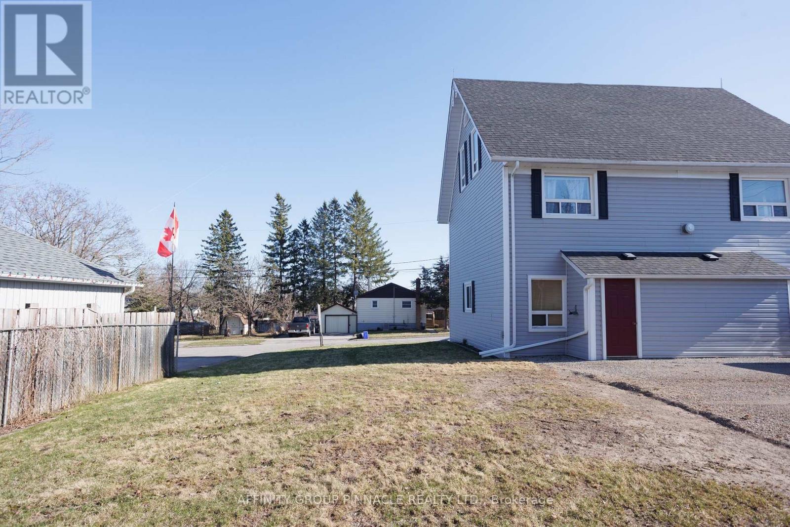 16 St David Street, Kawartha Lakes (Lindsay), Ontario  K9V 1N1 - Photo 6 - X12442495