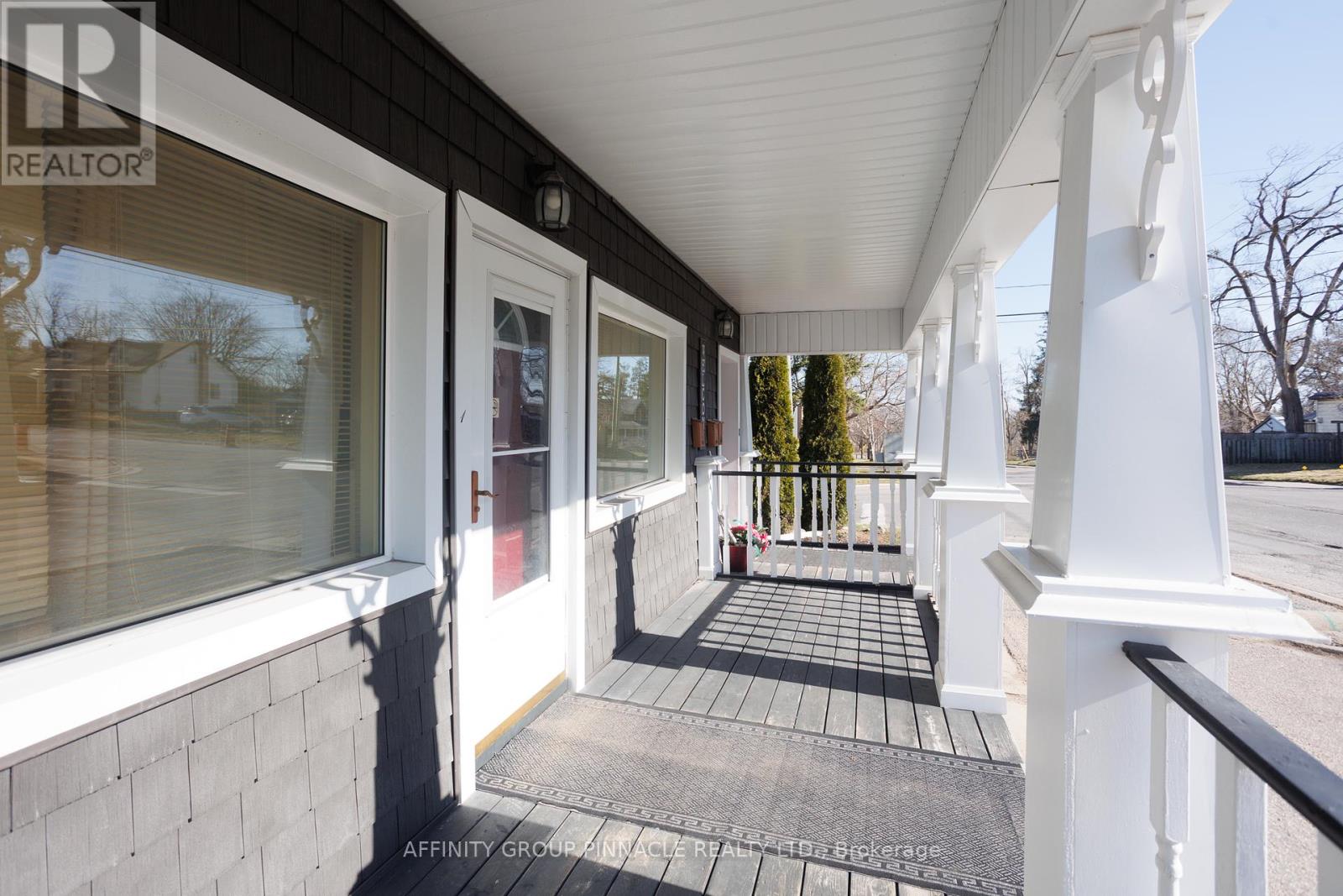 16 St David Street, Kawartha Lakes (Lindsay), Ontario  K9V 1N1 - Photo 8 - X12442495