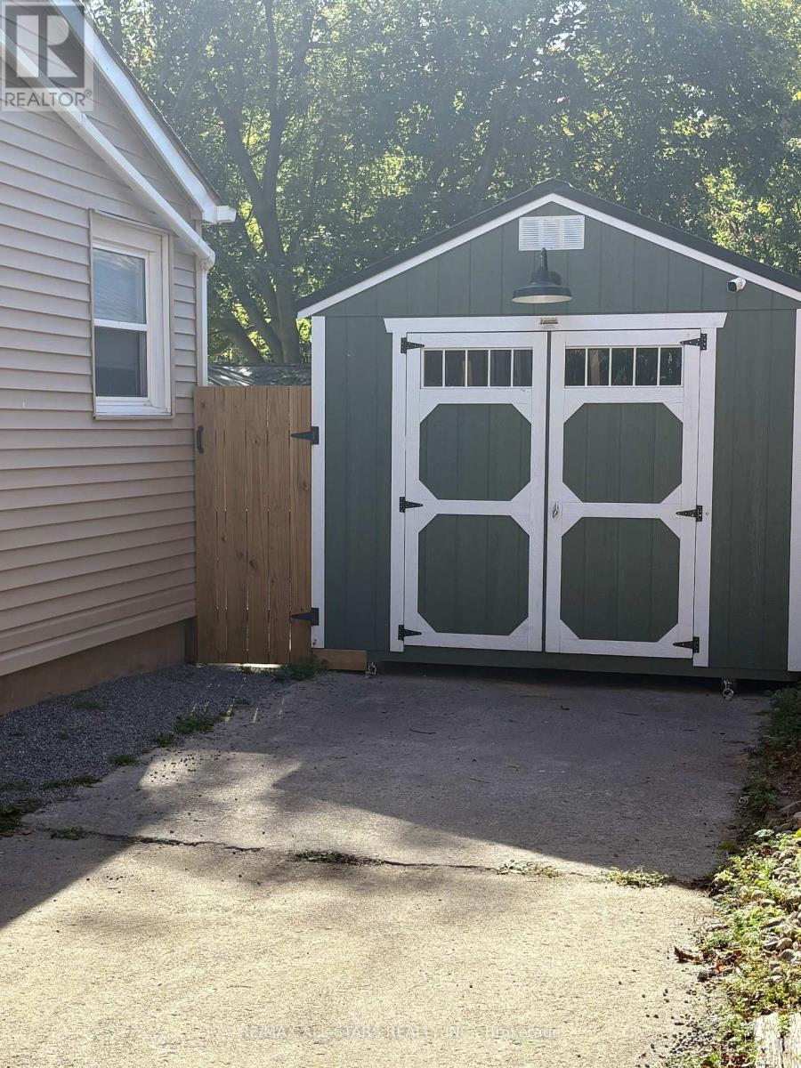 147 Lake Street, Peterborough (Town Ward 3), Ontario  K9J 2H2 - Photo 25 - X12442497