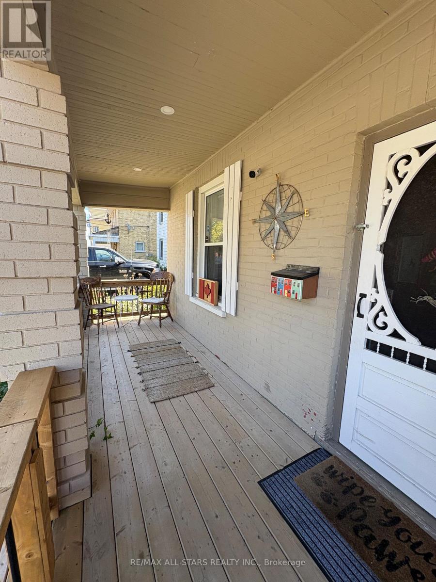 147 Lake Street, Peterborough (Town Ward 3), Ontario  K9J 2H2 - Photo 3 - X12442497