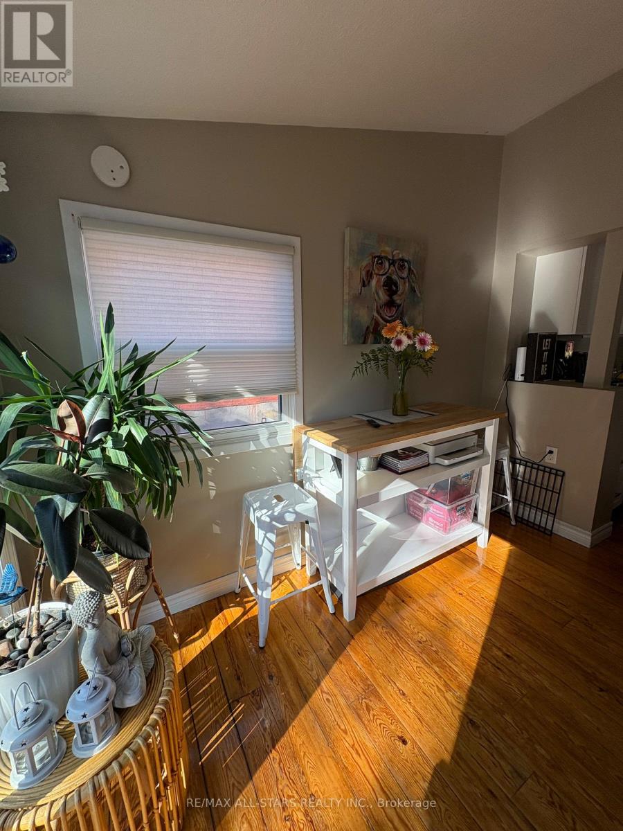 147 Lake Street, Peterborough (Town Ward 3), Ontario  K9J 2H2 - Photo 8 - X12442497