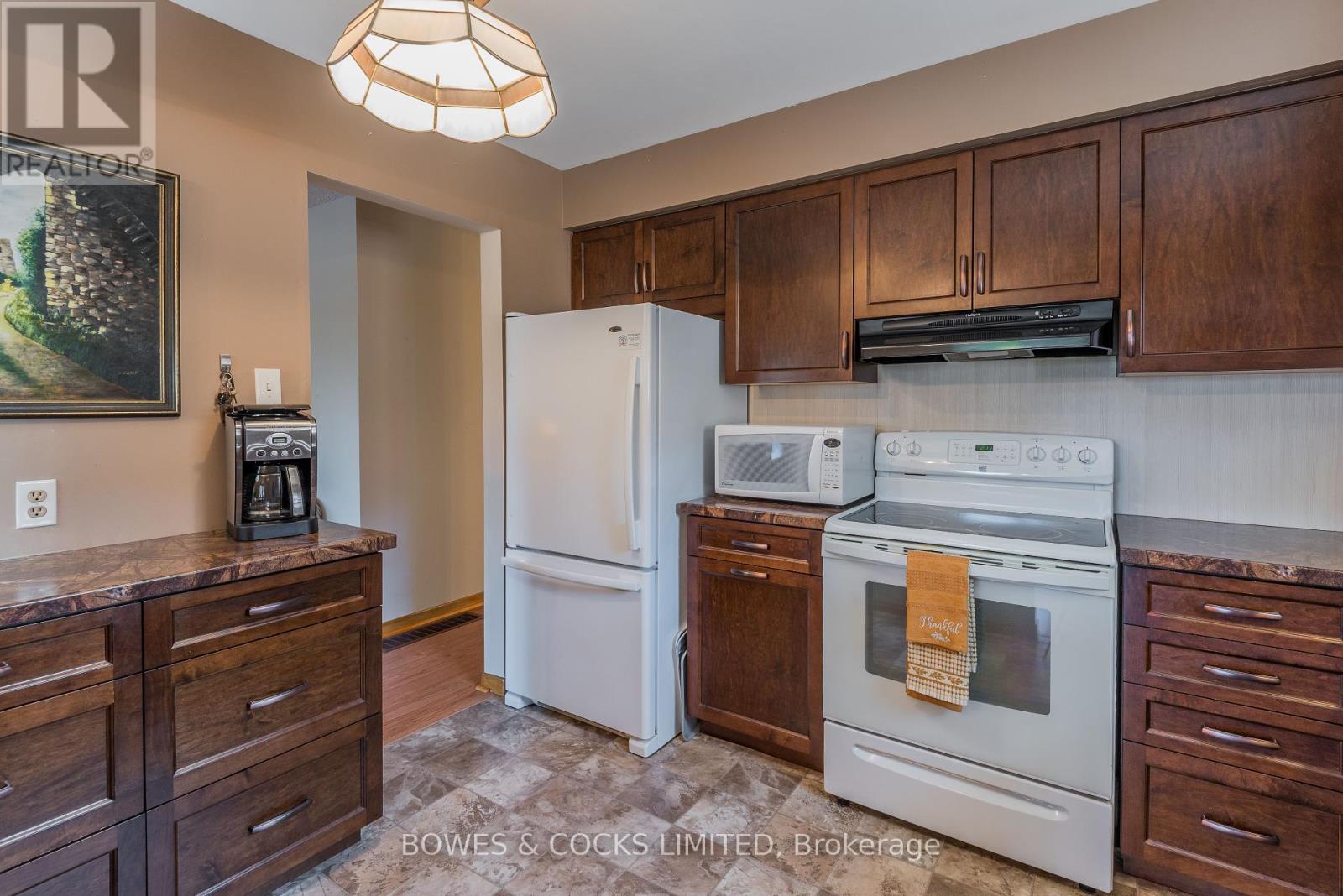 274 Sherin Avenue, Peterborough (Ashburnham Ward 4), Ontario  K9J 1B6 - Photo 4 - X12442561