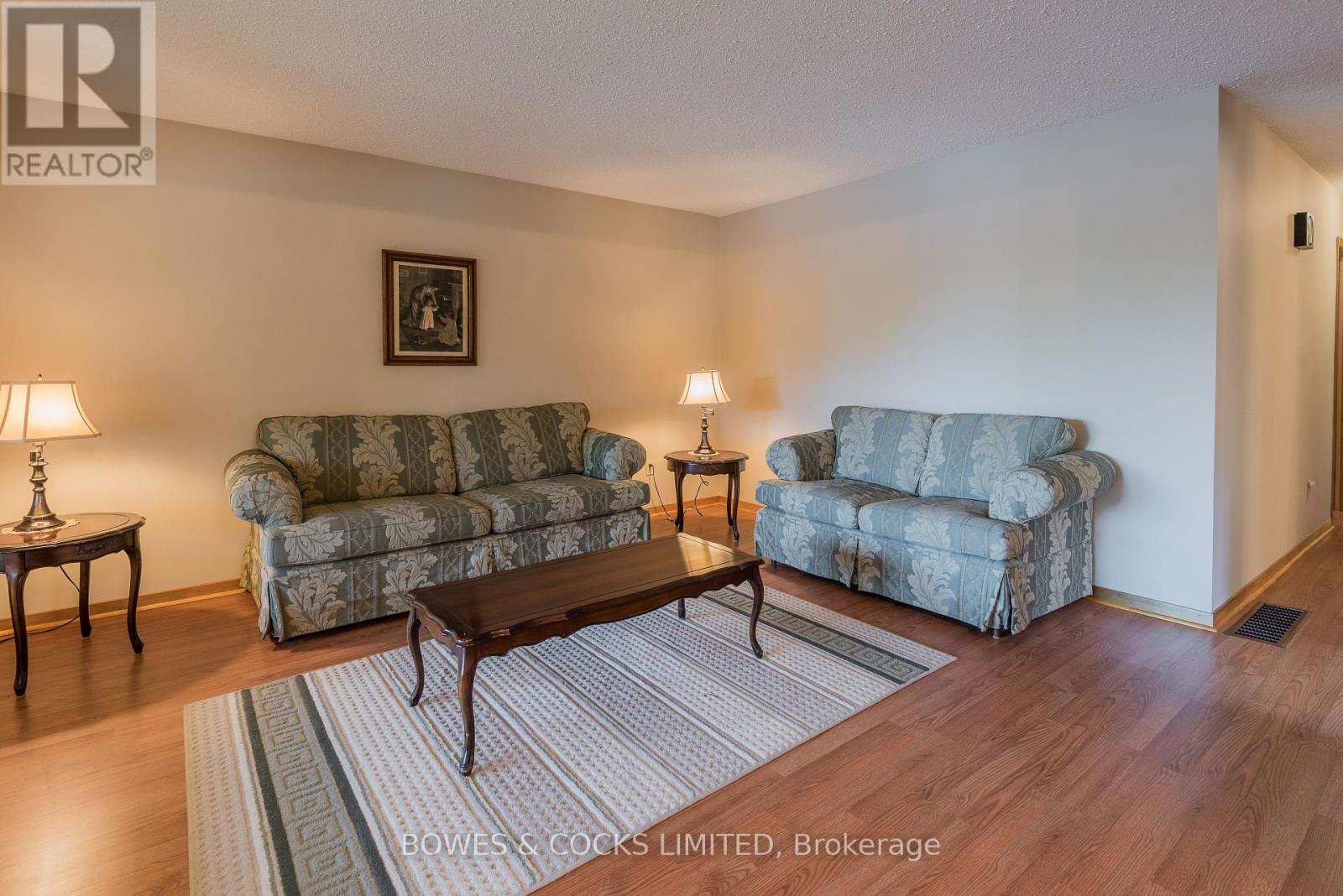 274 Sherin Avenue, Peterborough (Ashburnham Ward 4), Ontario  K9J 1B6 - Photo 7 - X12442561