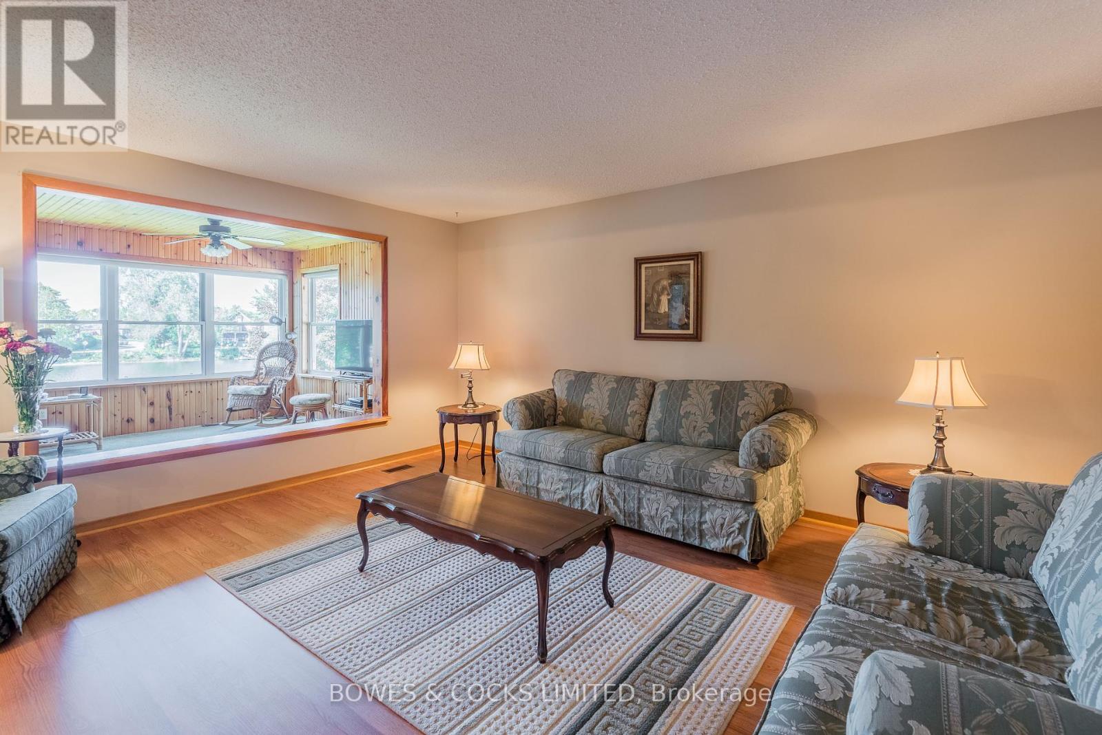 274 Sherin Avenue, Peterborough (Ashburnham Ward 4), Ontario  K9J 1B6 - Photo 8 - X12442561