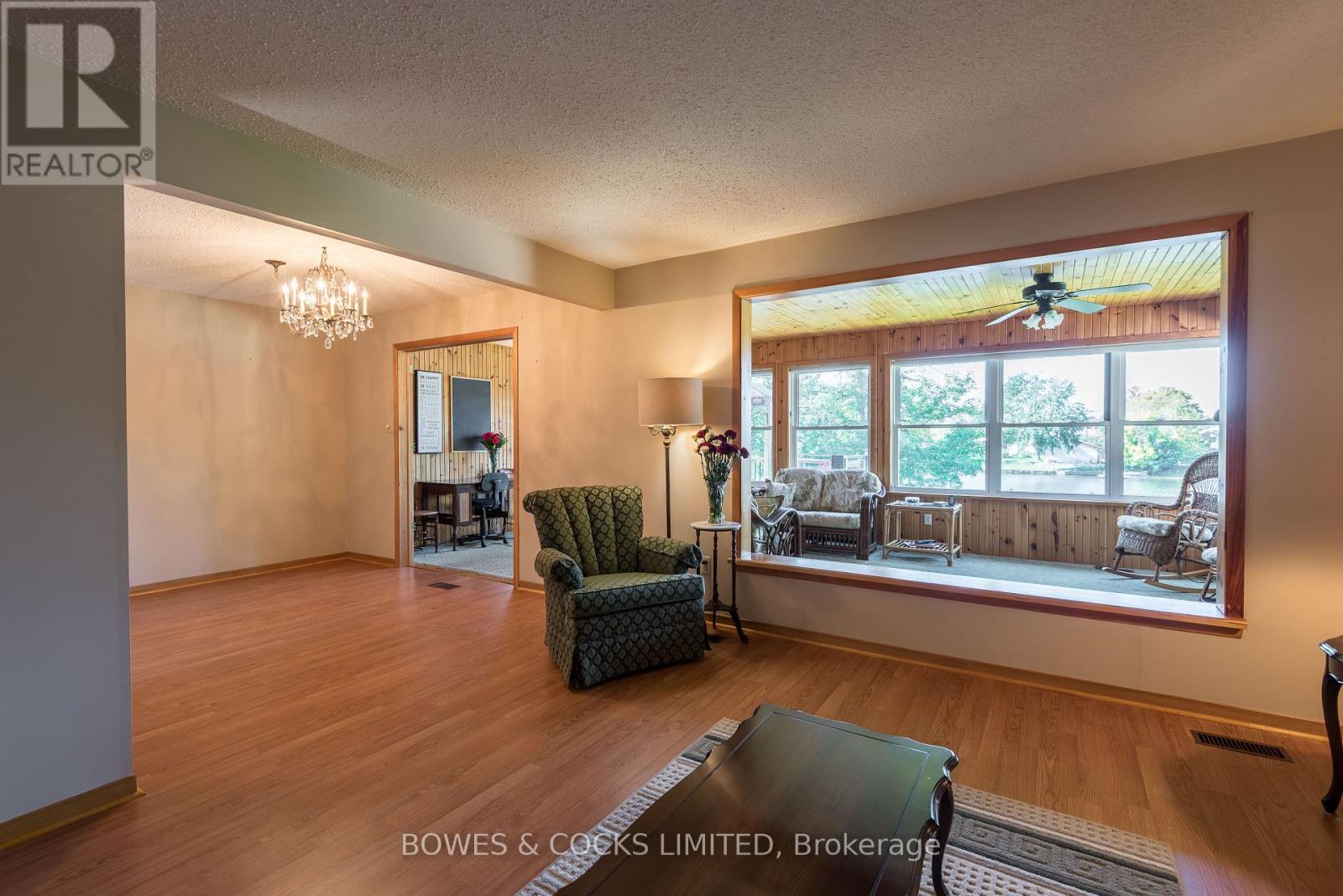 274 Sherin Avenue, Peterborough (Ashburnham Ward 4), Ontario  K9J 1B6 - Photo 9 - X12442561