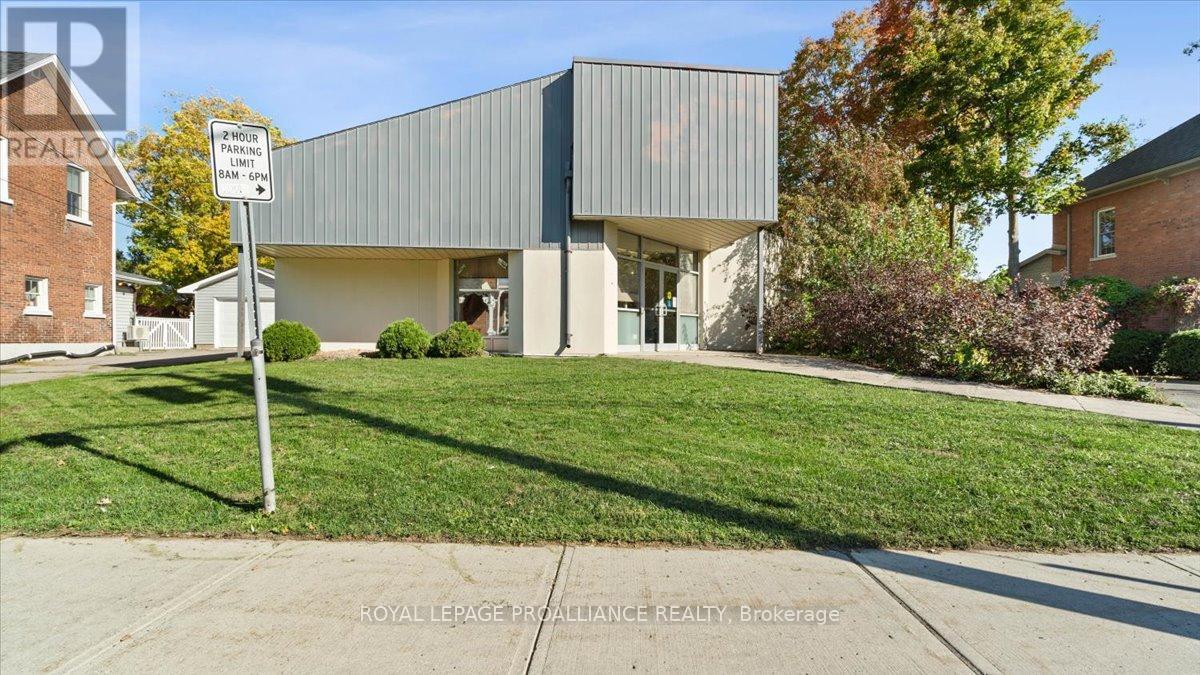 27 Doxsee Avenue N, Trent Hills (Campbellford), Ontario  K0L 1L0 - Photo 1 - X12442585