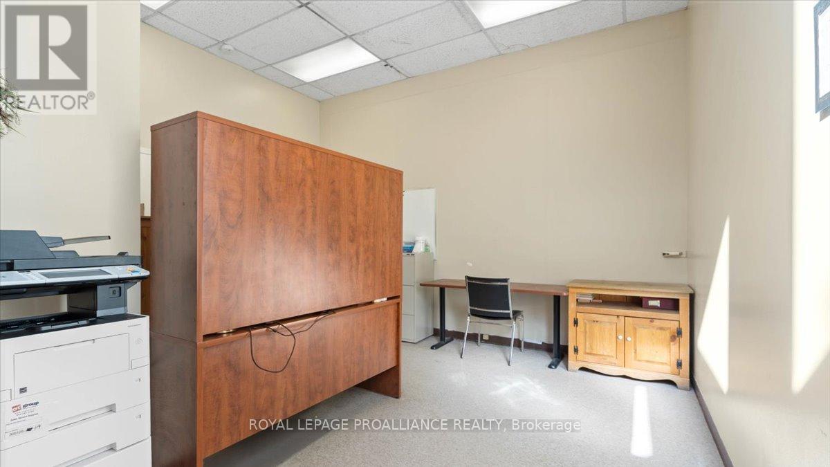 27 Doxsee Avenue N, Trent Hills (Campbellford), Ontario  K0L 1L0 - Photo 24 - X12442585