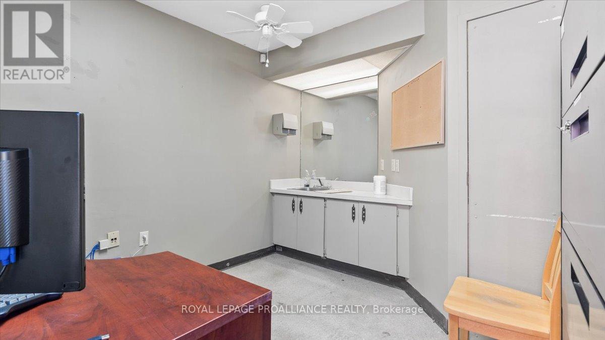 27 Doxsee Avenue N, Trent Hills (Campbellford), Ontario  K0L 1L0 - Photo 33 - X12442585