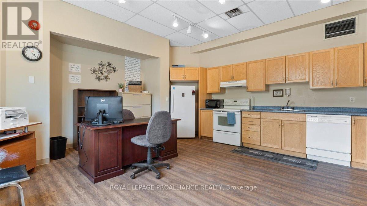 27 Doxsee Avenue N, Trent Hills (Campbellford), Ontario  K0L 1L0 - Photo 36 - X12442585
