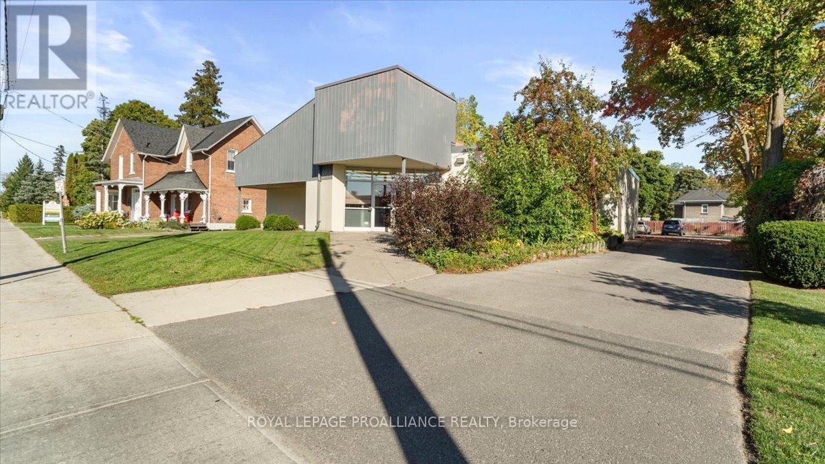 27 Doxsee Avenue N, Trent Hills (Campbellford), Ontario  K0L 1L0 - Photo 46 - X12442585