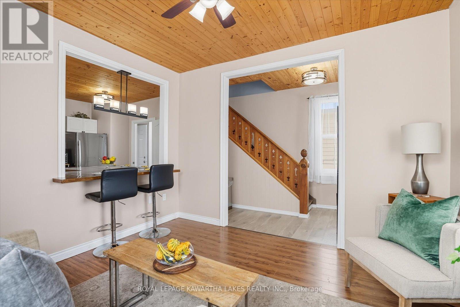 18 Mary Street W, Kawartha Lakes (Lindsay), Ontario  K9V 2N4 - Photo 11 - X12442674