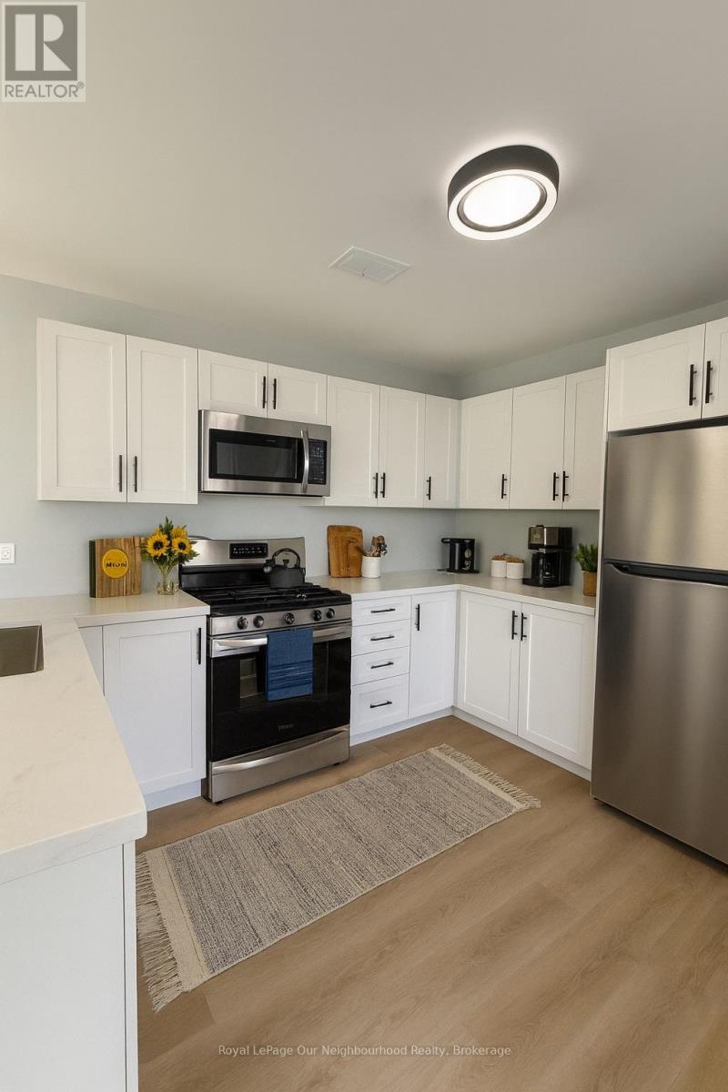 3 - 1123 Towerhill Court, Peterborough (Northcrest Ward 5), Ontario  K9H 7M6 - Photo 2 - X12442742