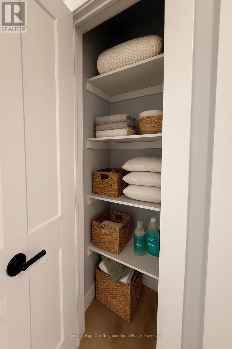 3 - 1123 Towerhill Court, Peterborough (Northcrest Ward 5), Ontario  K9H 7M6 - Photo 5 - X12442742