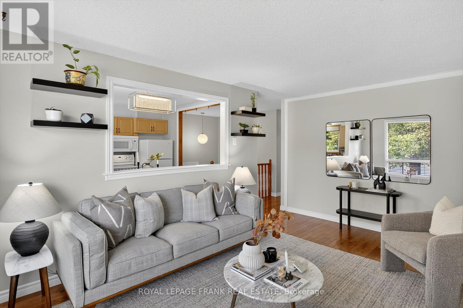 393 Southpark Drive, Peterborough (Ashburnham Ward 4), Ontario  K9J 1C1 - Photo 11 - X12443077