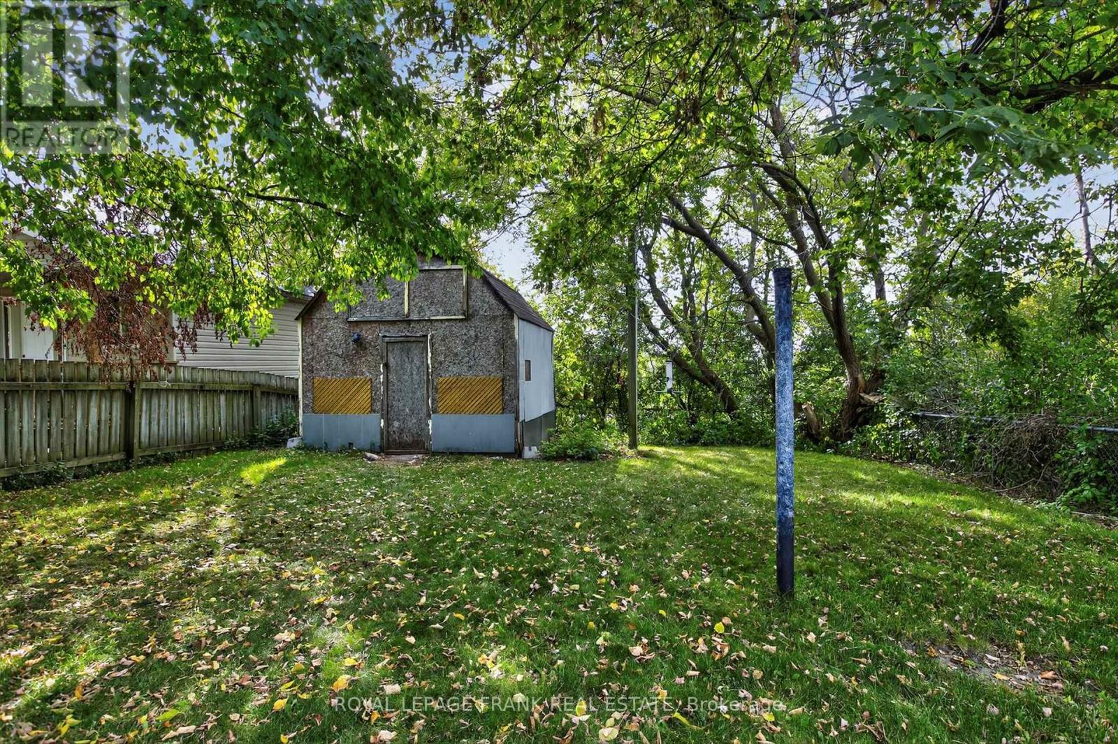 393 Southpark Drive, Peterborough (Ashburnham Ward 4), Ontario  K9J 1C1 - Photo 34 - X12443077