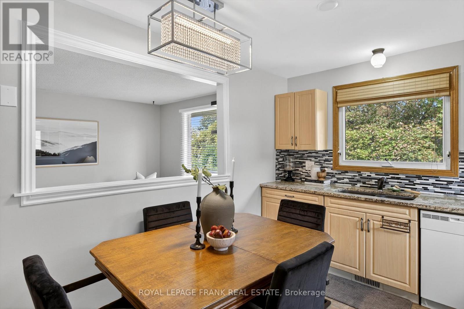 393 Southpark Drive, Peterborough (Ashburnham Ward 4), Ontario  K9J 1C1 - Photo 9 - X12443077