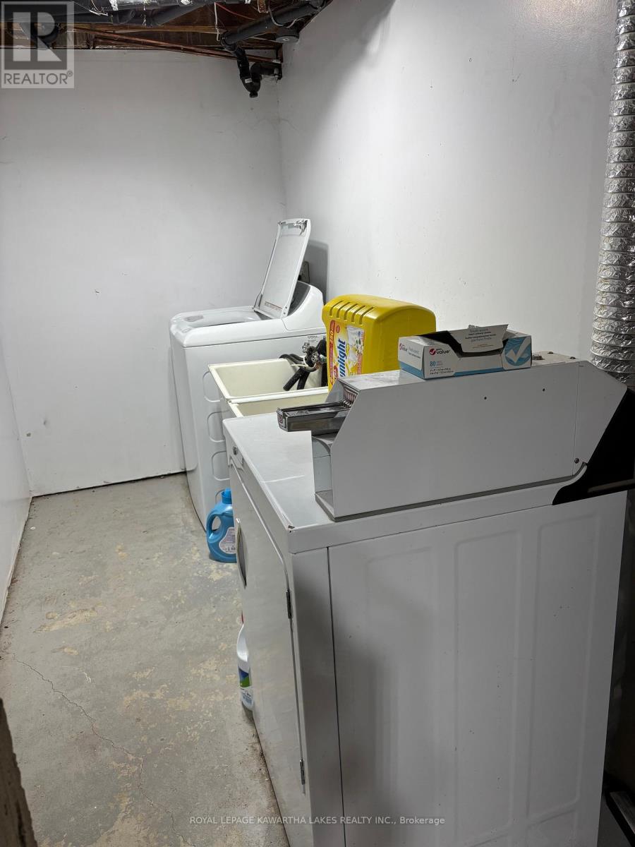 Lower - 128 Angeline Street N, Kawartha Lakes (Lindsay), Ontario  K9V 4N1 - Photo 12 - X12443104