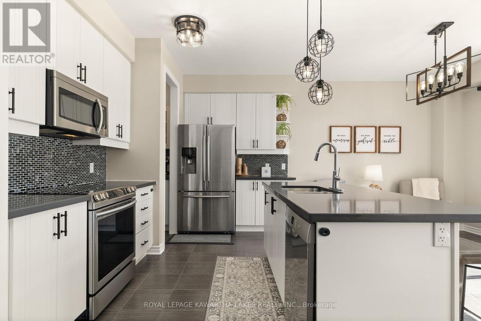29 Logan Lane, Kawartha Lakes (Lindsay), Ontario  K9V 0L3 - Photo 17 - X12443827