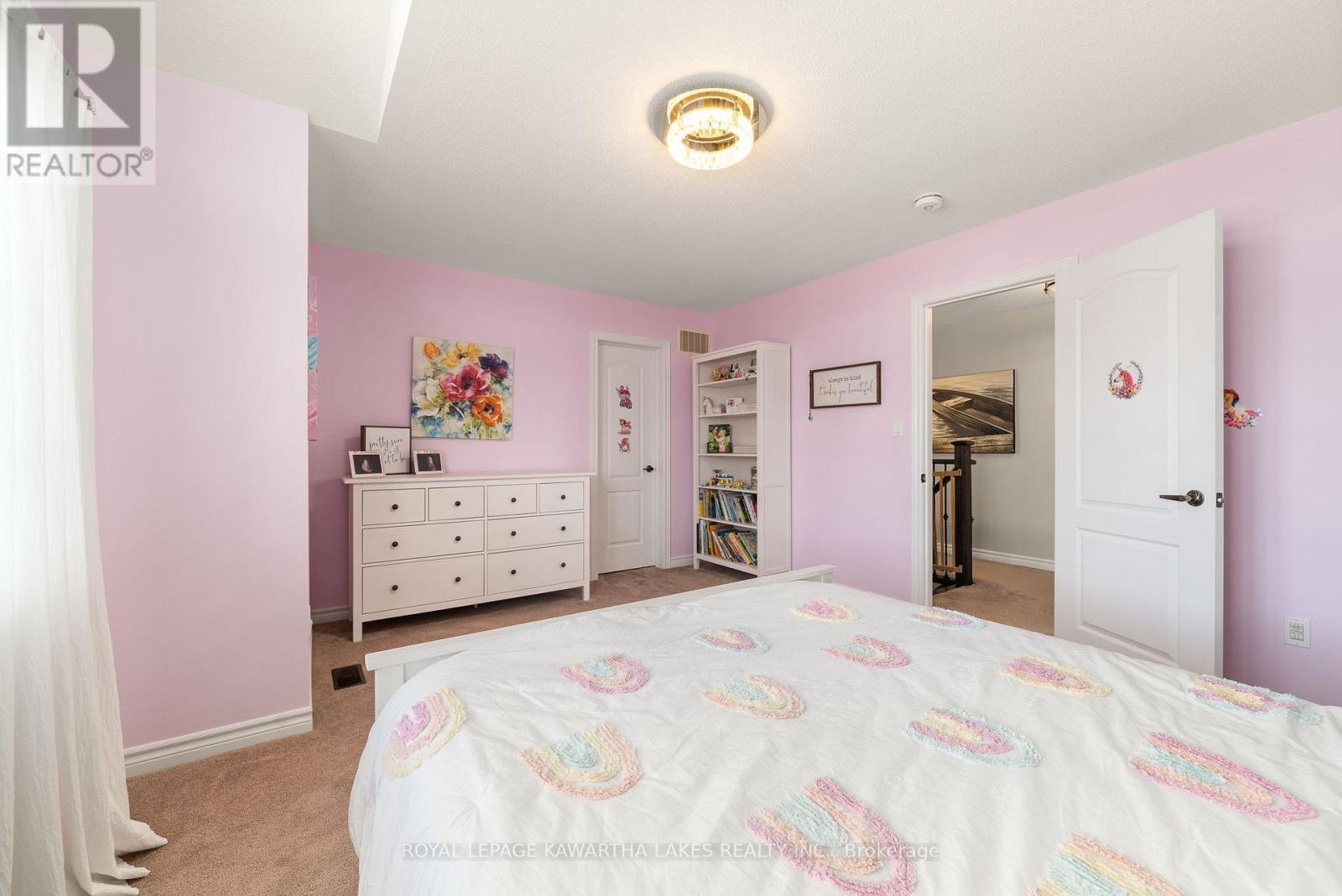 29 Logan Lane, Kawartha Lakes (Lindsay), Ontario  K9V 0L3 - Photo 25 - X12443827