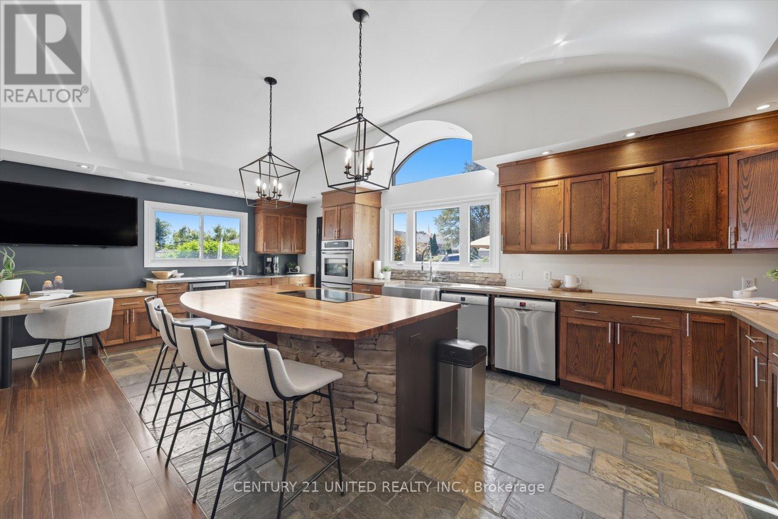 749 Spillsbury Drive, Peterborough (Otonabee Ward 1), Ontario  K9K 1K9 - Photo 15 - X12444054