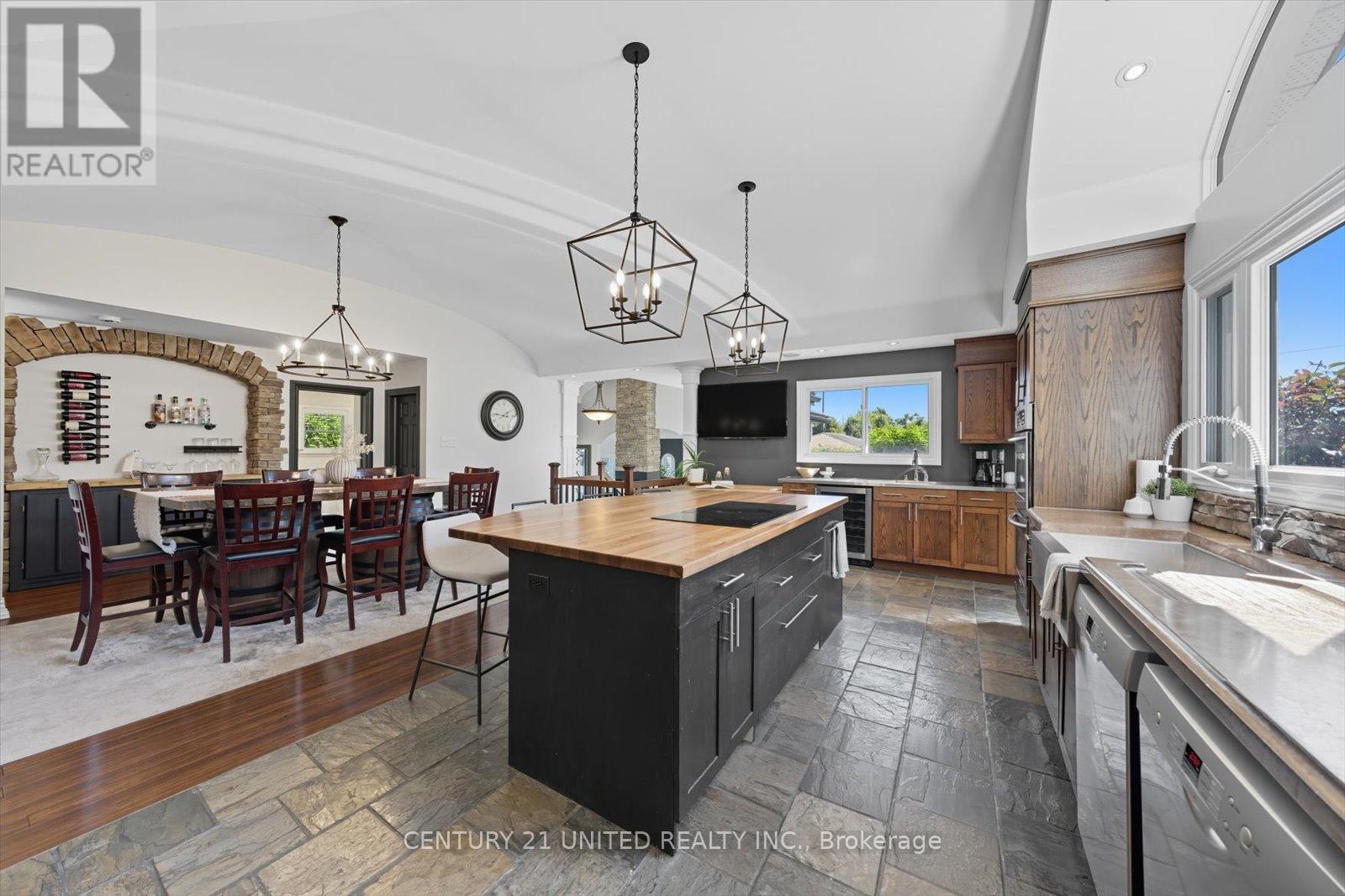749 Spillsbury Drive, Peterborough (Otonabee Ward 1), Ontario  K9K 1K9 - Photo 16 - X12444054