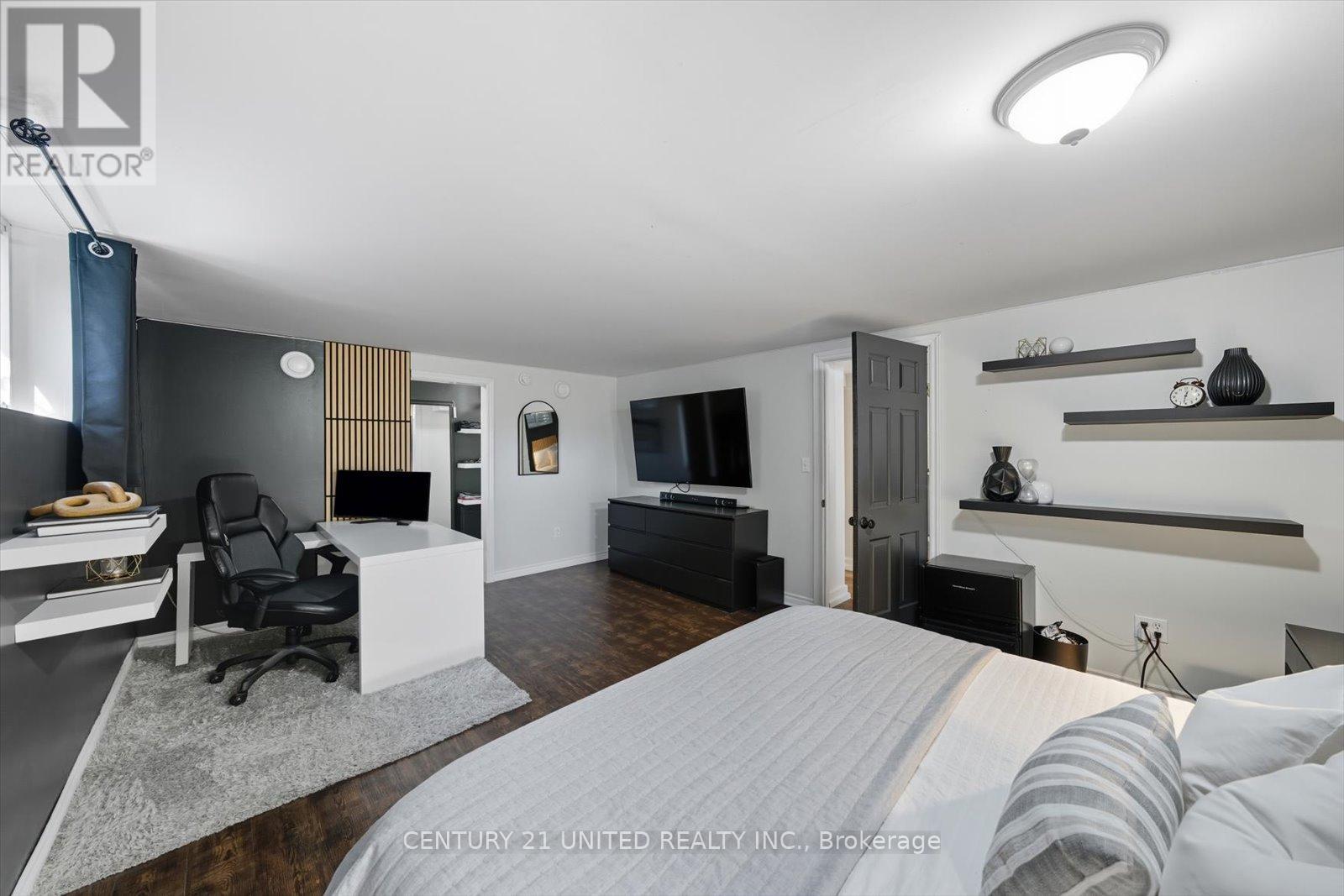749 Spillsbury Drive, Peterborough (Otonabee Ward 1), Ontario  K9K 1K9 - Photo 32 - X12444054
