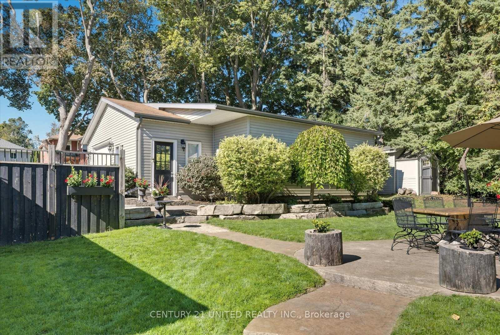 749 Spillsbury Drive, Peterborough (Otonabee Ward 1), Ontario  K9K 1K9 - Photo 44 - X12444054