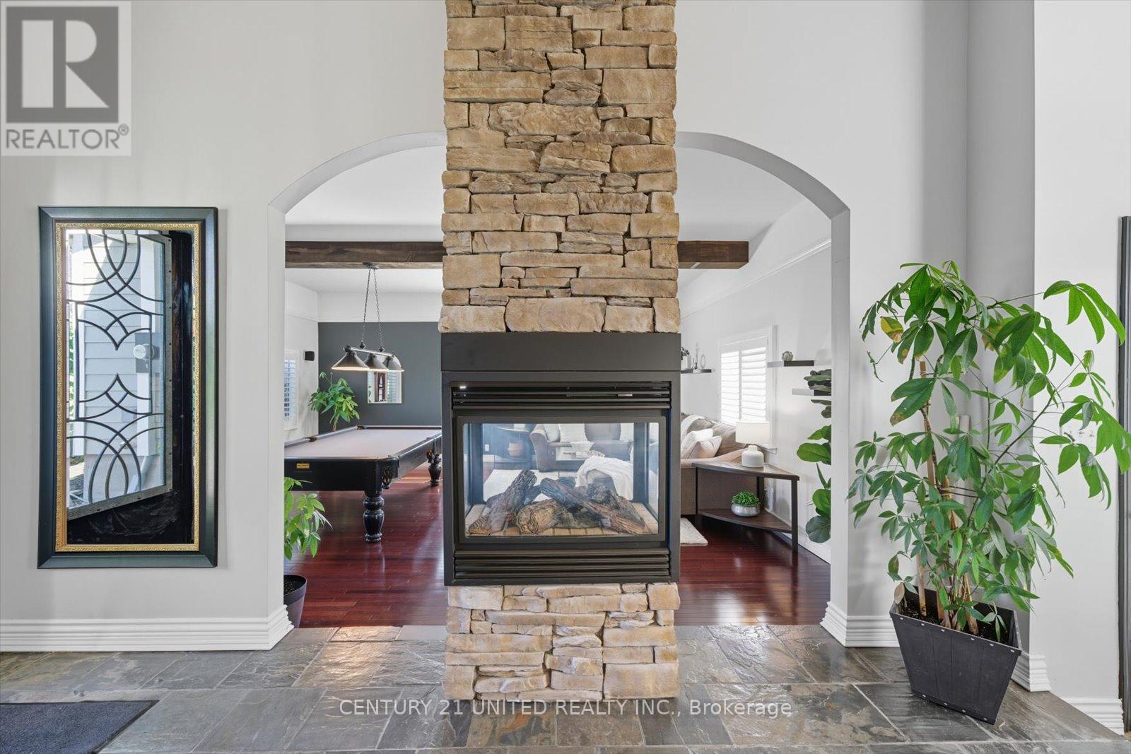 749 Spillsbury Drive, Peterborough (Otonabee Ward 1), Ontario  K9K 1K9 - Photo 5 - X12444054