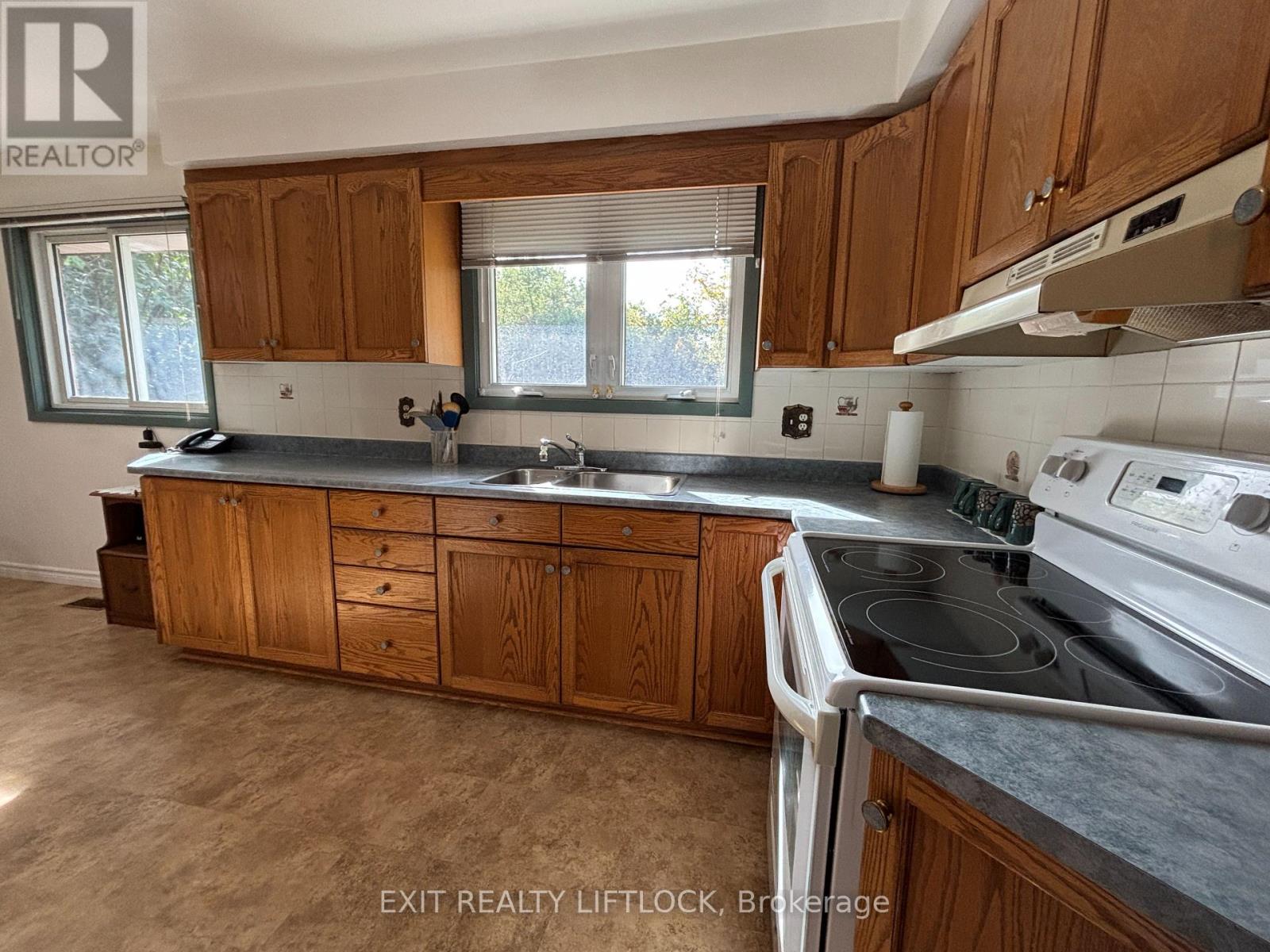 1276 Beavis Boulevard, Selwyn, Ontario  K0L 1H0 - Photo 13 - X12443790