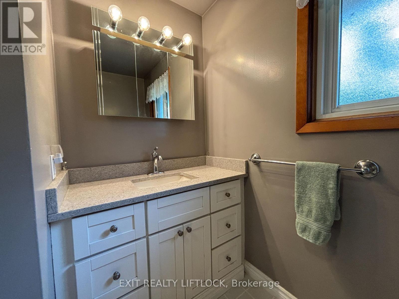 1276 Beavis Boulevard, Selwyn, Ontario  K0L 1H0 - Photo 17 - X12443790