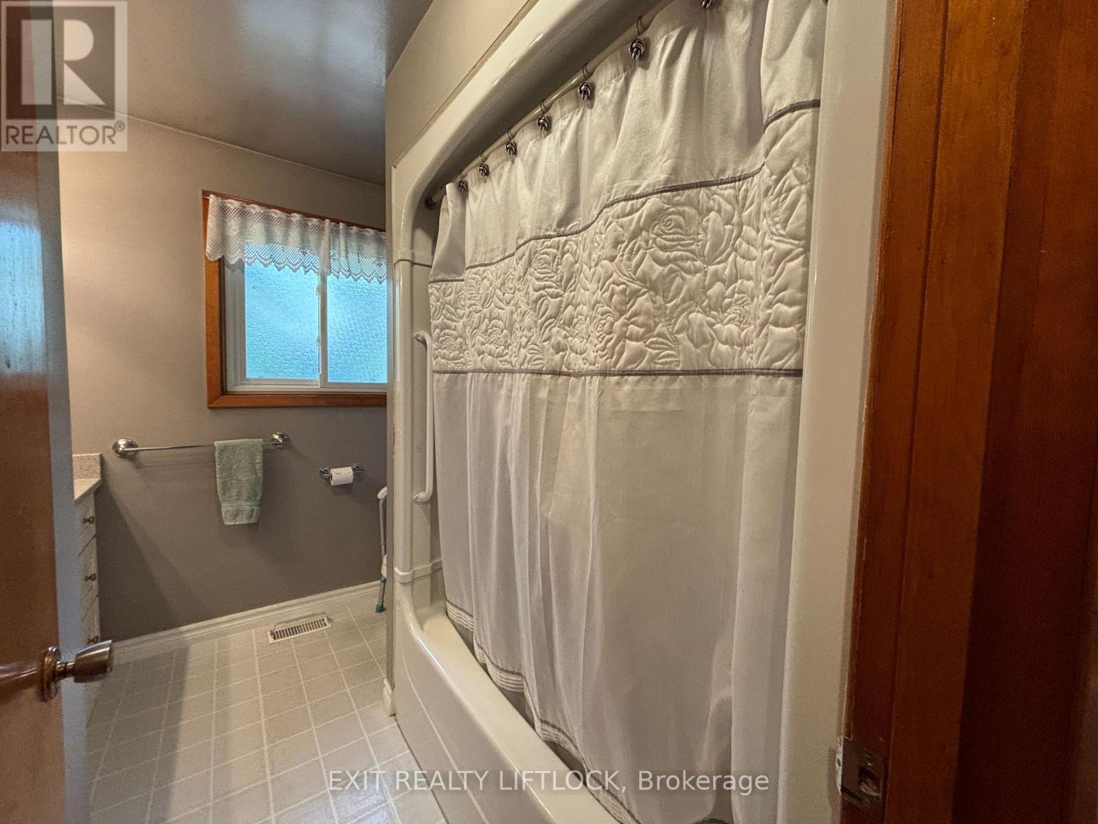 1276 Beavis Boulevard, Selwyn, Ontario  K0L 1H0 - Photo 18 - X12443790