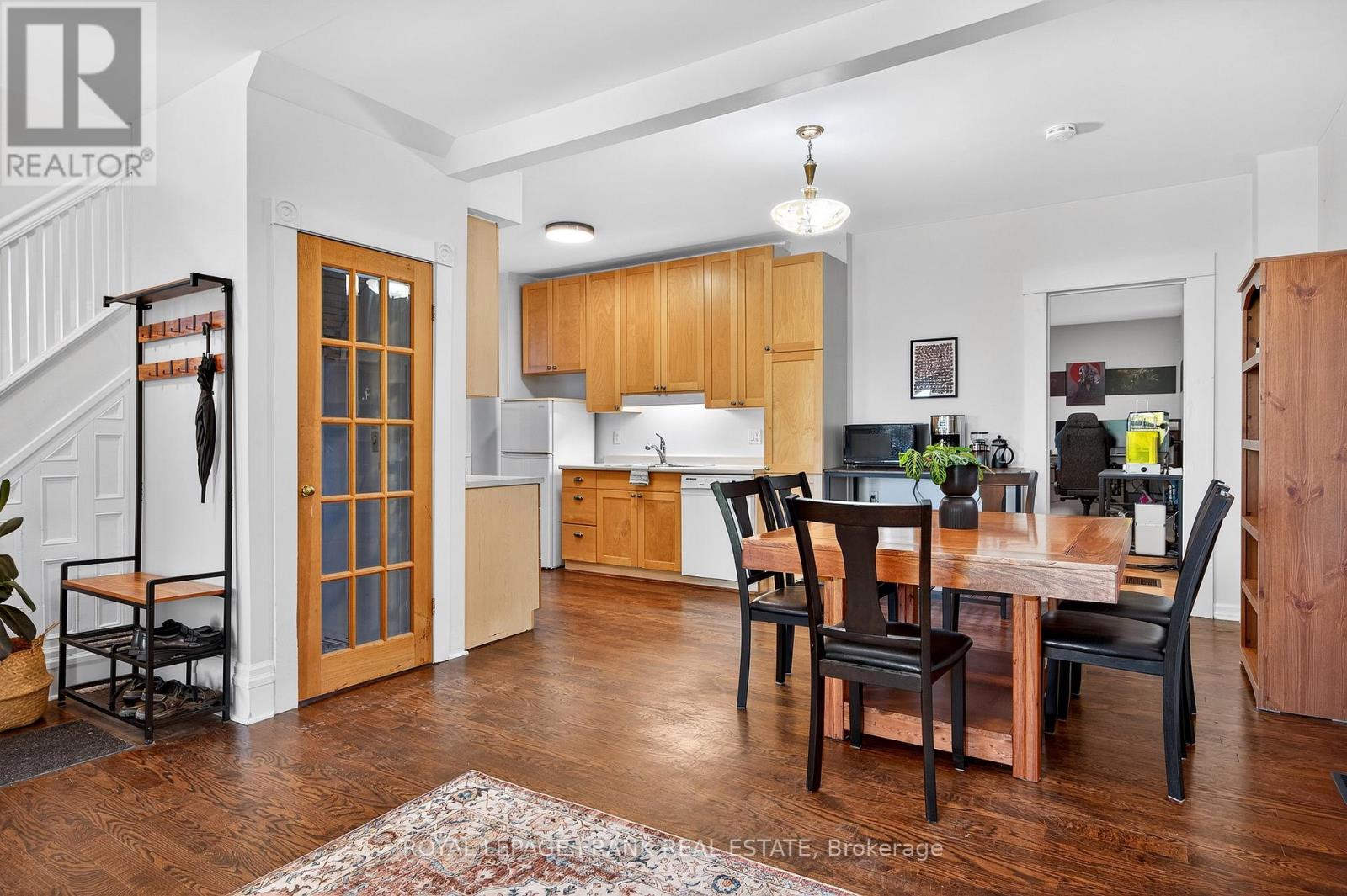 1217 Grandview Avenue, Peterborough (Otonabee Ward 1), Ontario  K9J 5P7 - Photo 10 - X12444988