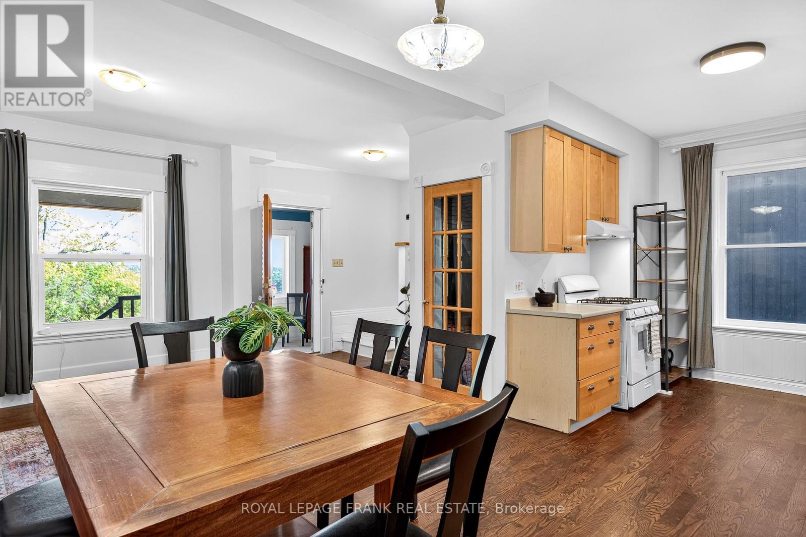 1217 Grandview Avenue, Peterborough (Otonabee Ward 1), Ontario  K9J 5P7 - Photo 12 - X12444988