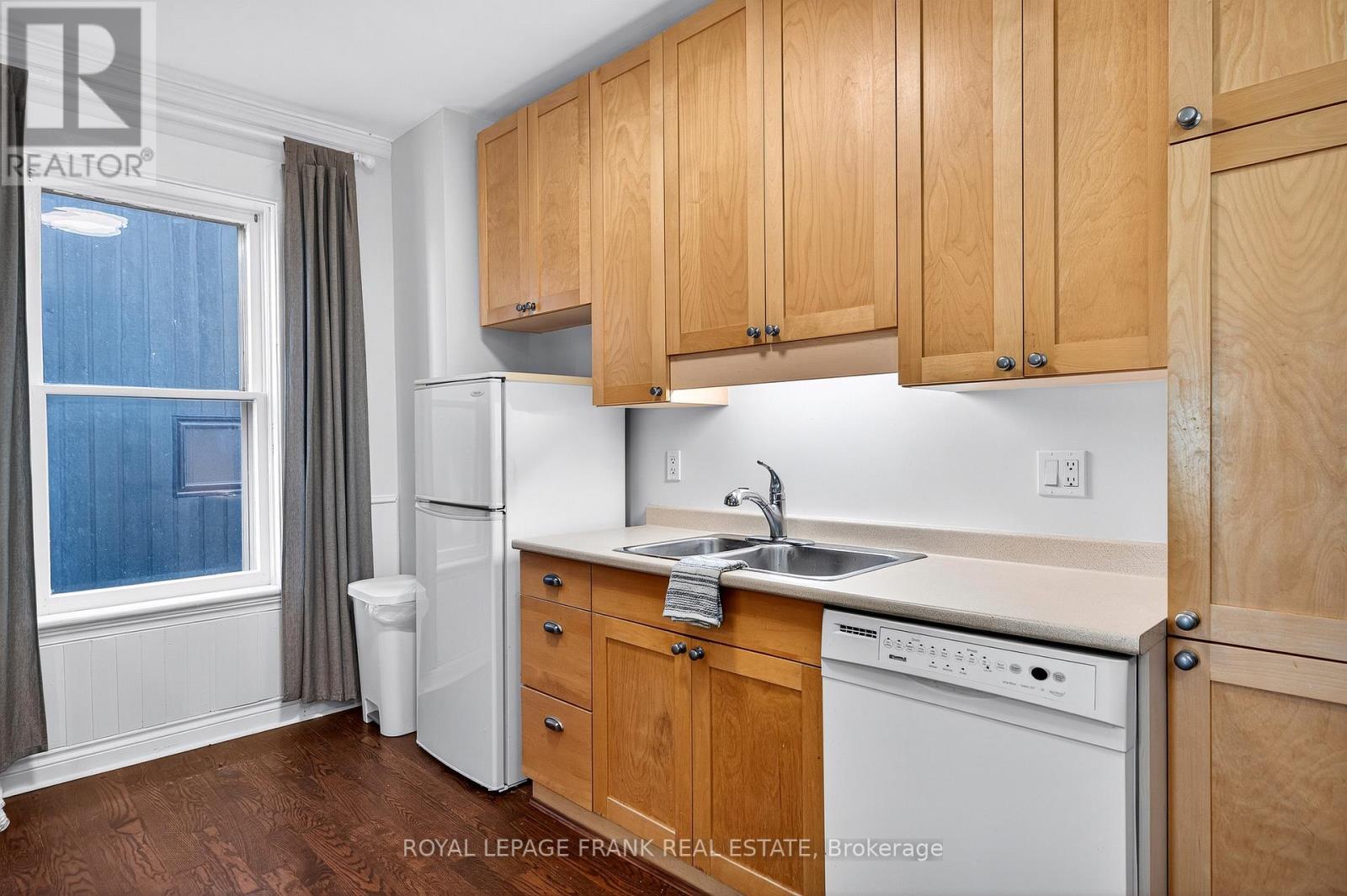 1217 Grandview Avenue, Peterborough (Otonabee Ward 1), Ontario  K9J 5P7 - Photo 14 - X12444988