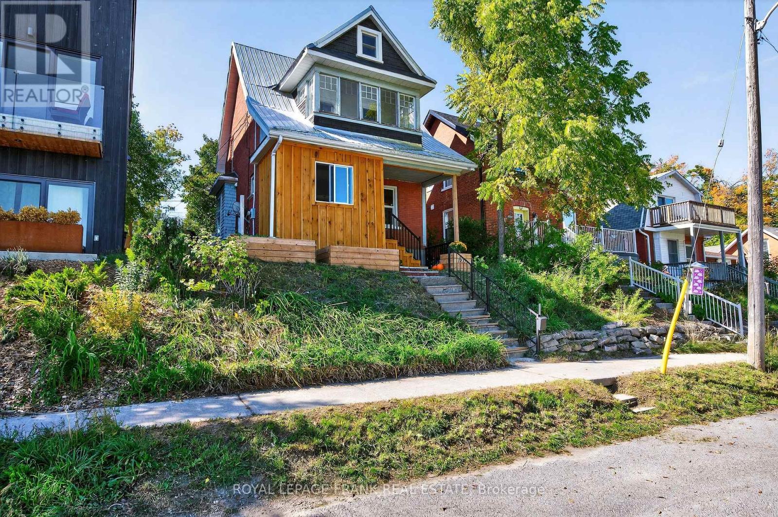 1217 Grandview Avenue, Peterborough (Otonabee Ward 1), Ontario  K9J 5P7 - Photo 2 - X12444988