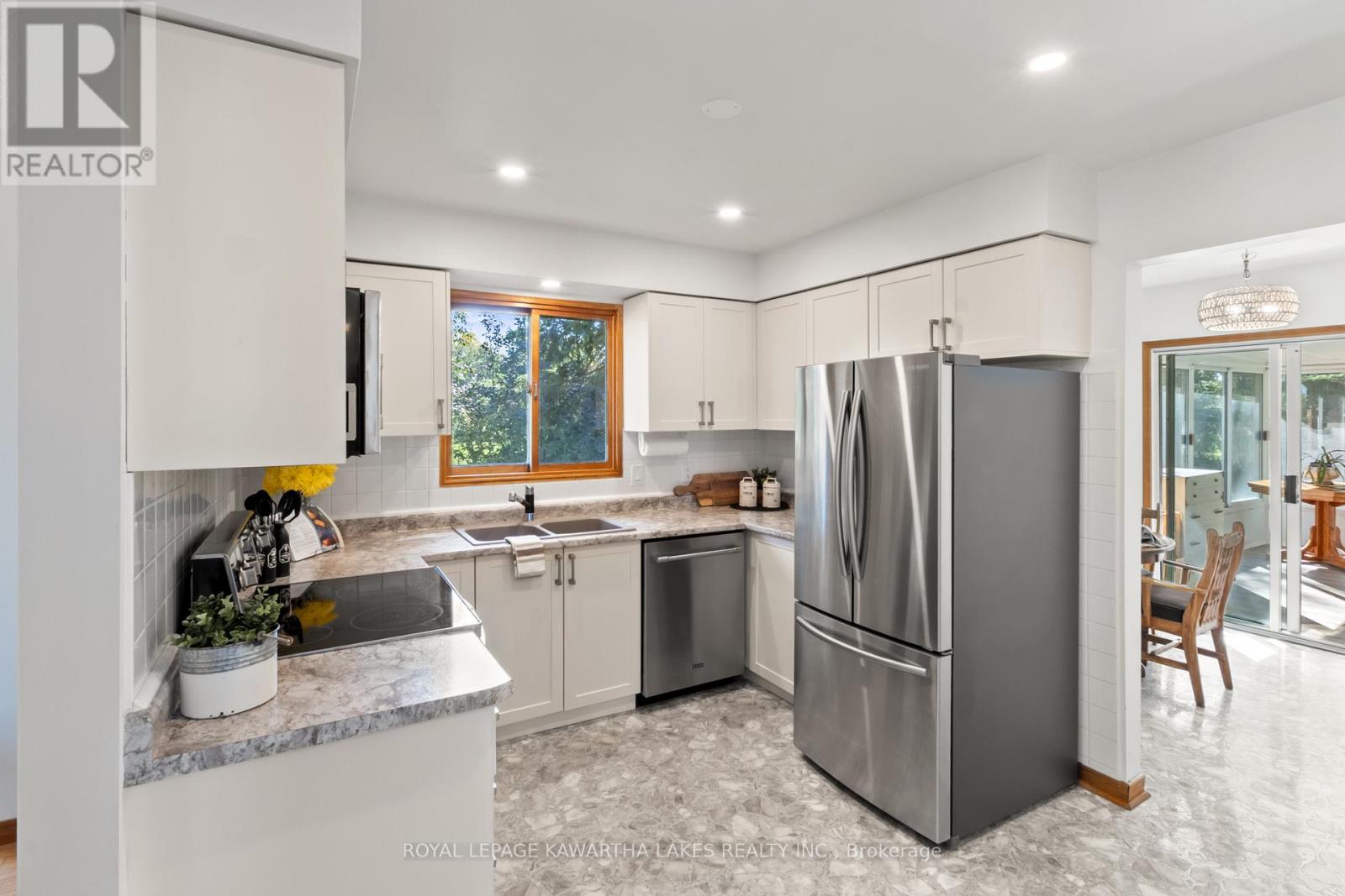 195 Elgin Street W, Kawartha Lakes (Lindsay), Ontario  K9V 6B1 - Photo 10 - X12445130