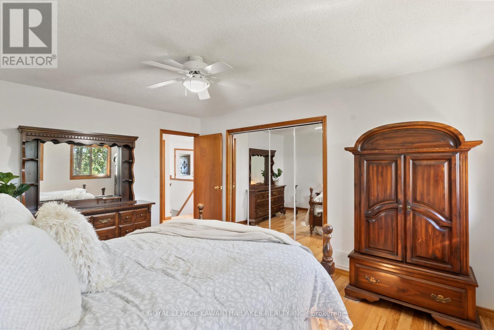 195 Elgin Street W, Kawartha Lakes (Lindsay), Ontario  K9V 6B1 - Photo 19 - X12445130